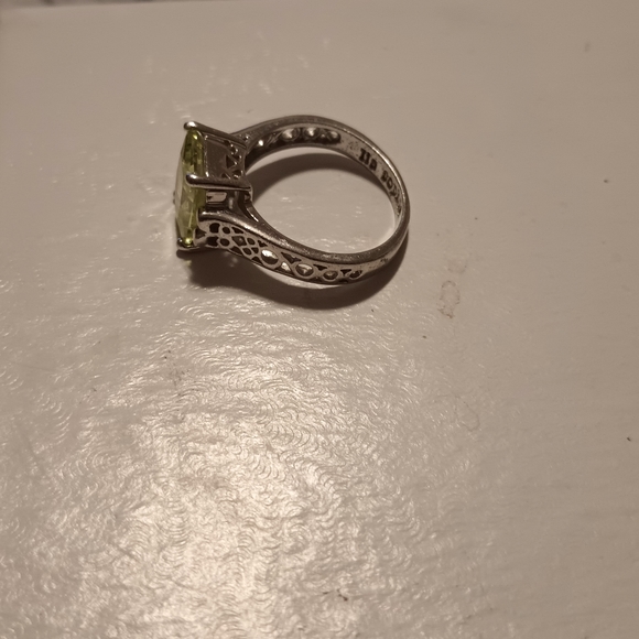 Ladies Ring - Picture 3 of 4